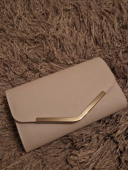 Biała błyszcząca torebka