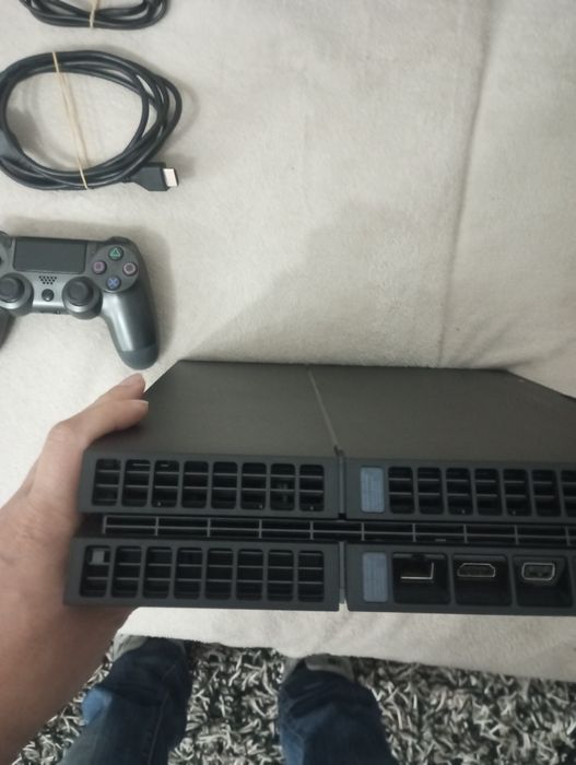 PlayStation 4 - 1TB