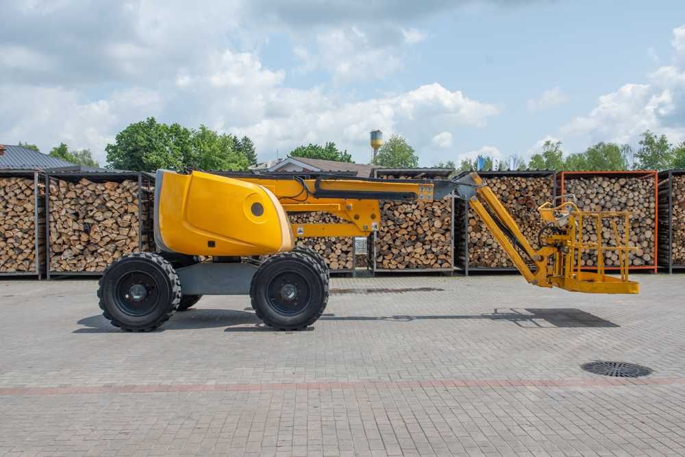 Підйомники Haulotte Ножичні Колінчасті від 10-32м 50 одиниць наявність