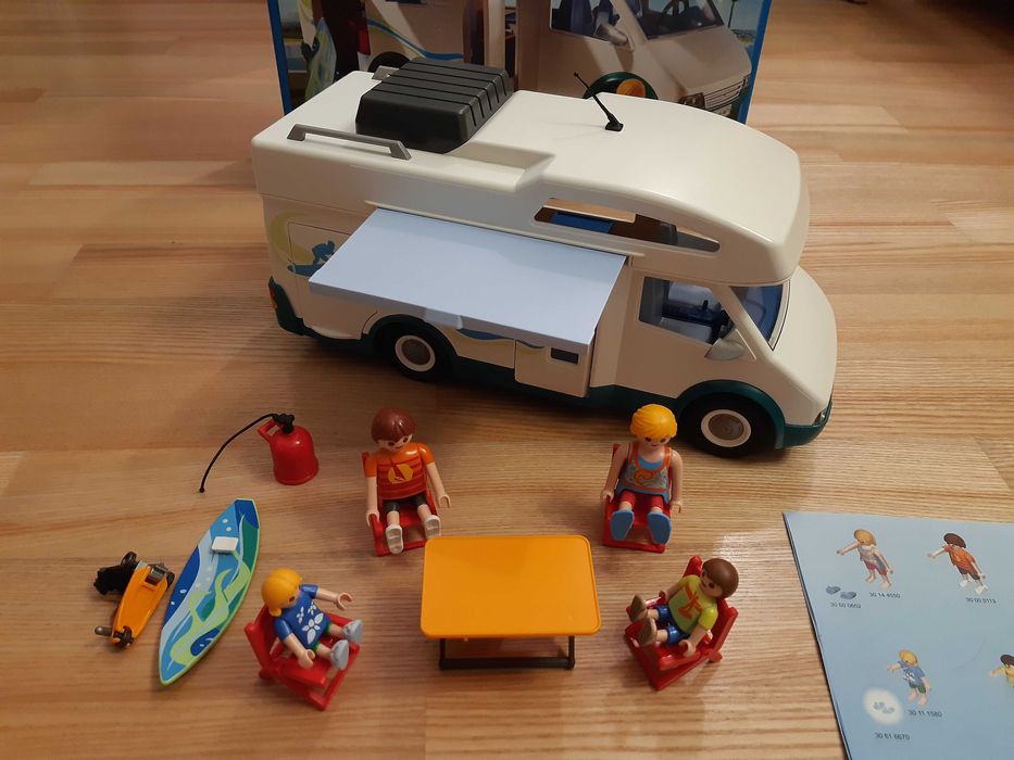 PLAYMOBIL 6671 Rodzinny samochód kempingowy, stan jak NOWY