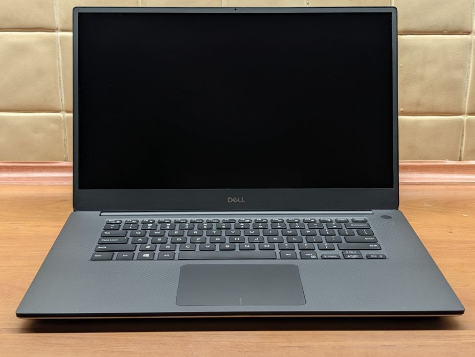 Dell XPS 15 7590, i9-9980HK, GTX 1650, FHD IPS, 16 RAM, 256 ssd