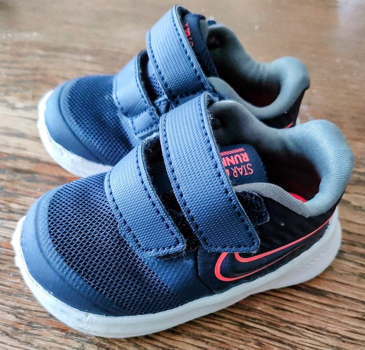 Buty sportowe Nike 18,5 adidaski dla chłopczyka lub dziewczynki
