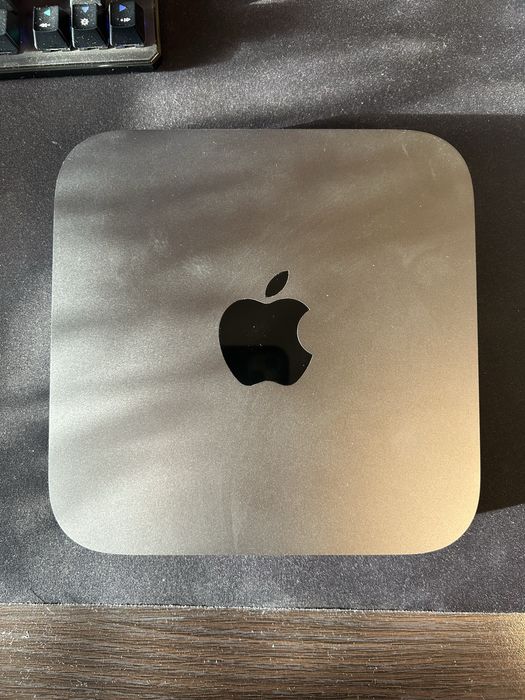 Apple Mac mini Late 2018 (MRTR2)