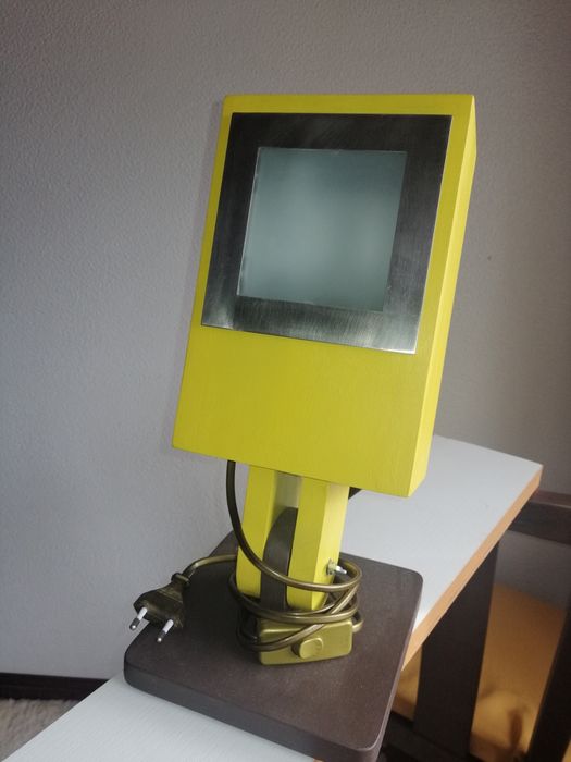 Candeeiro foco em madeira e inox