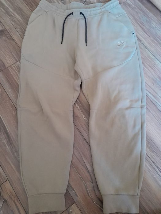 Spodnie męskie Nike.