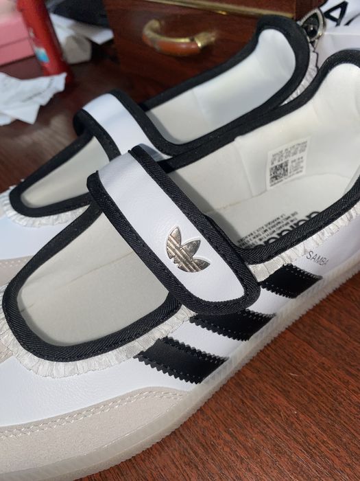 Sabrinas adidas samba jane