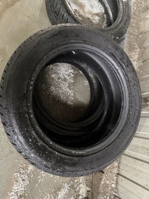 YOKOHAMA 255/55/R18 100V