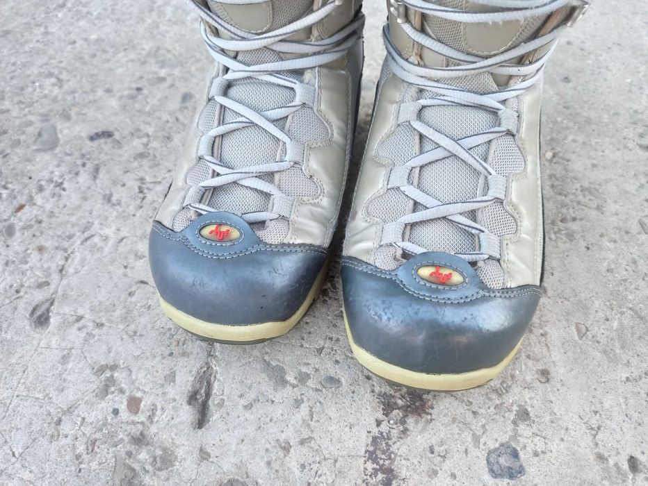 Buty snowboardowe Stuf 39 wkładka 25 cm