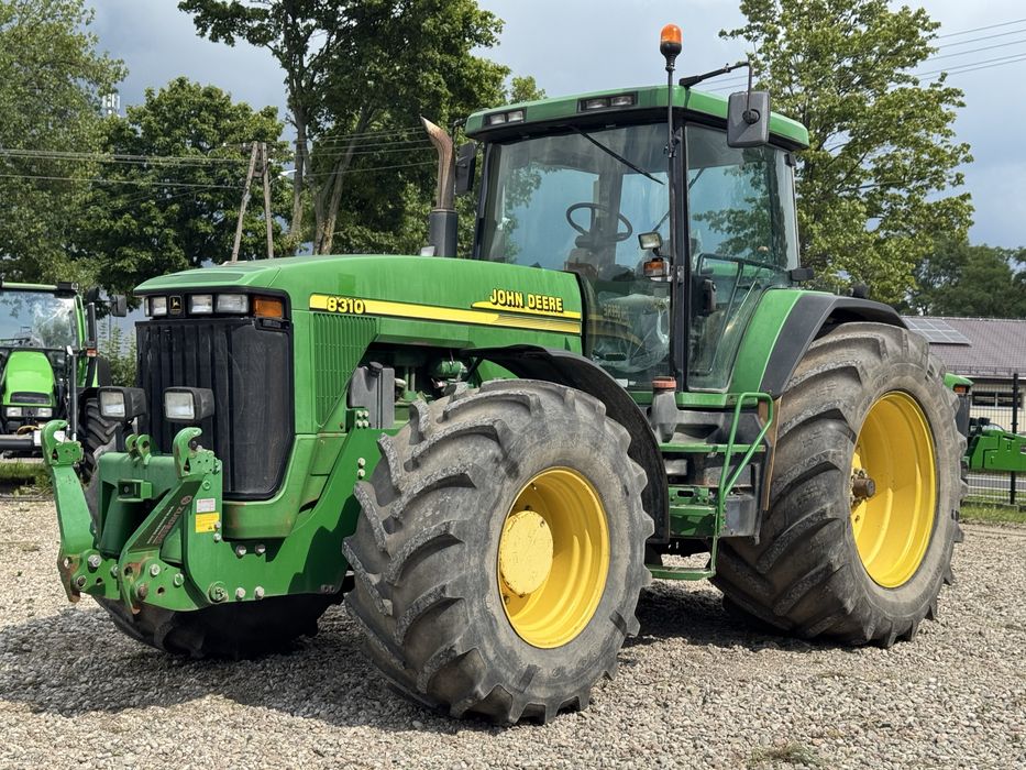Ciągnik JOHN DEERE 8310 z Niemiec - Sprowadzony