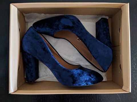 Sapatos salto alto veludo azul