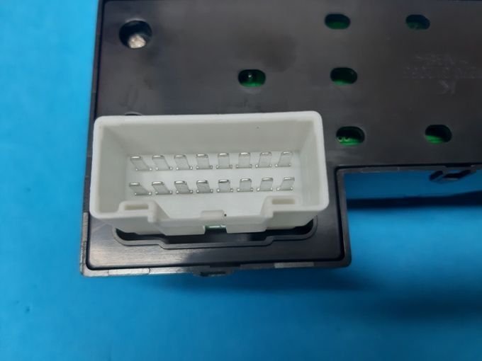 Comando botão interruptor dos vidros Hyundai i30  93570-2L010   NOVO
