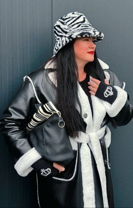 Хутряна панама з принтом зебра