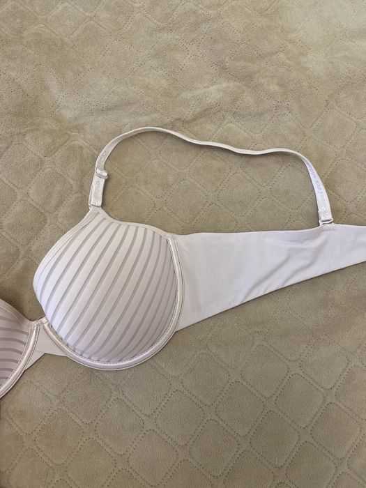 Продам лифчик  на чашку D