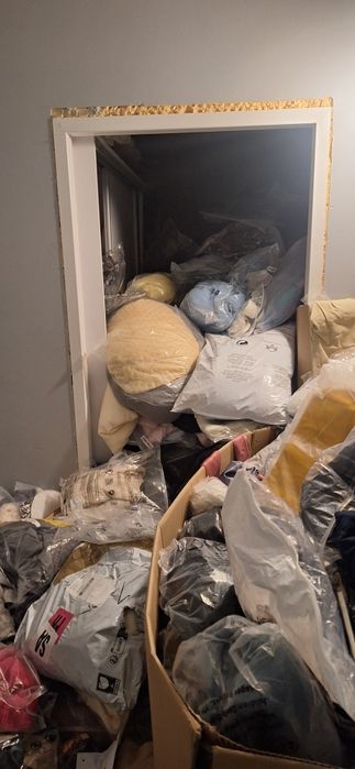 Palety ze zwrotami nie sortowanie,  ubrania, agd, rtv hurt tanio