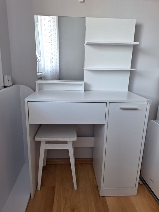 Toaletka biała damska