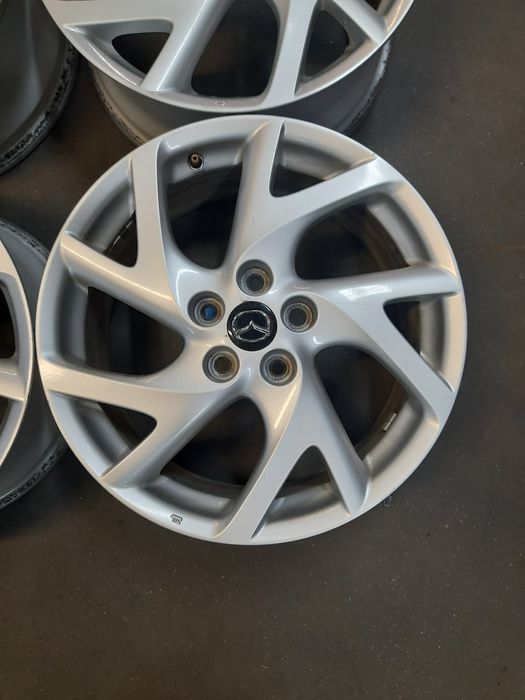 (050) Felgi 18" 5x114,3 ET 60 7,5j - Mazda