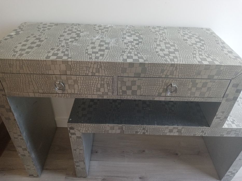 movel prateado . med. 71x89x83,50cm.