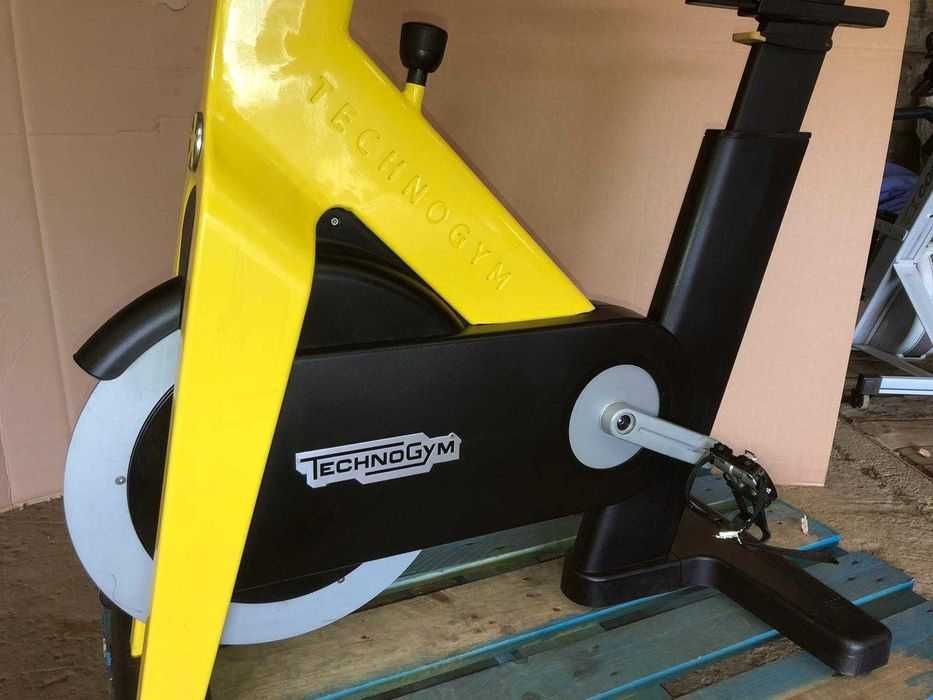 Bicicleta de spinning LifeFitness ic6  e technogym
