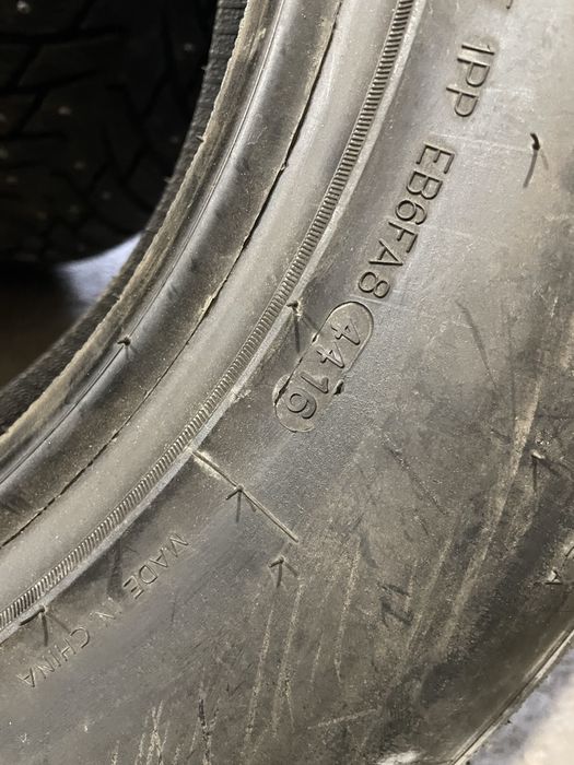 Пара всесезонної резини 235/65 R17 Шини