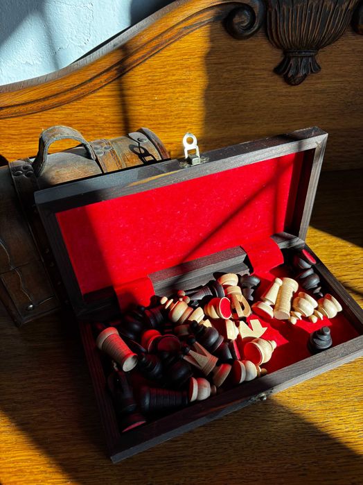 Szachy drewniane turniejowe - Polska - drewno - welurowe - 149 zł