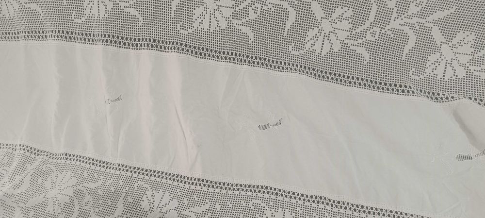 Rendas e bordados à mão