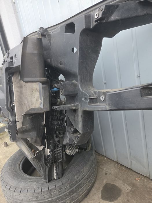 Pas przedni chlodnice Mercedes Sprinter W907 2.0 CDI Sprinter W906 2.2CDI
