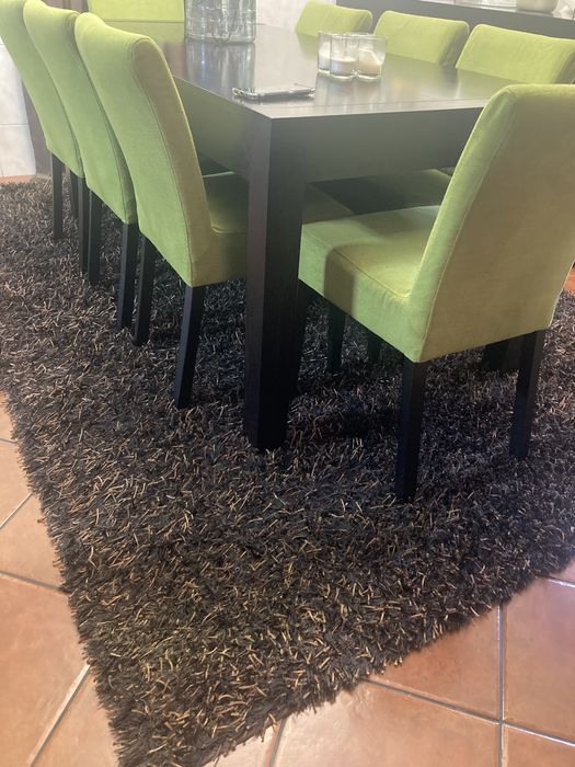 Carpete usada em bom estado.