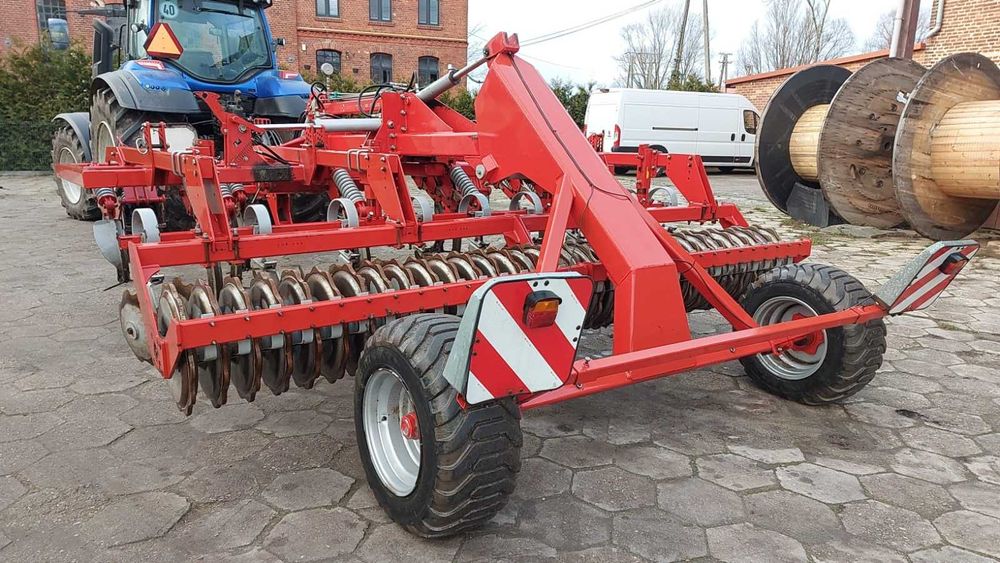 Agregat do bezorkowej uprawy Kongskilde Delta Flex DF 4000 HT 4m