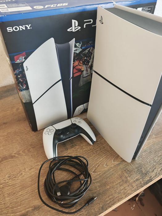 PS5 Slim digital Edition 825GB Seminova, com  1 Comando