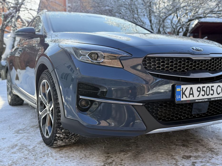 Атомобіль KIA XCEED top