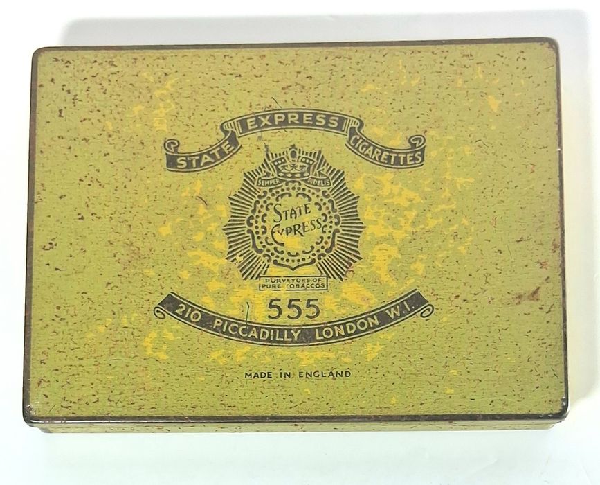 Lata antiga cigarros State Express 555