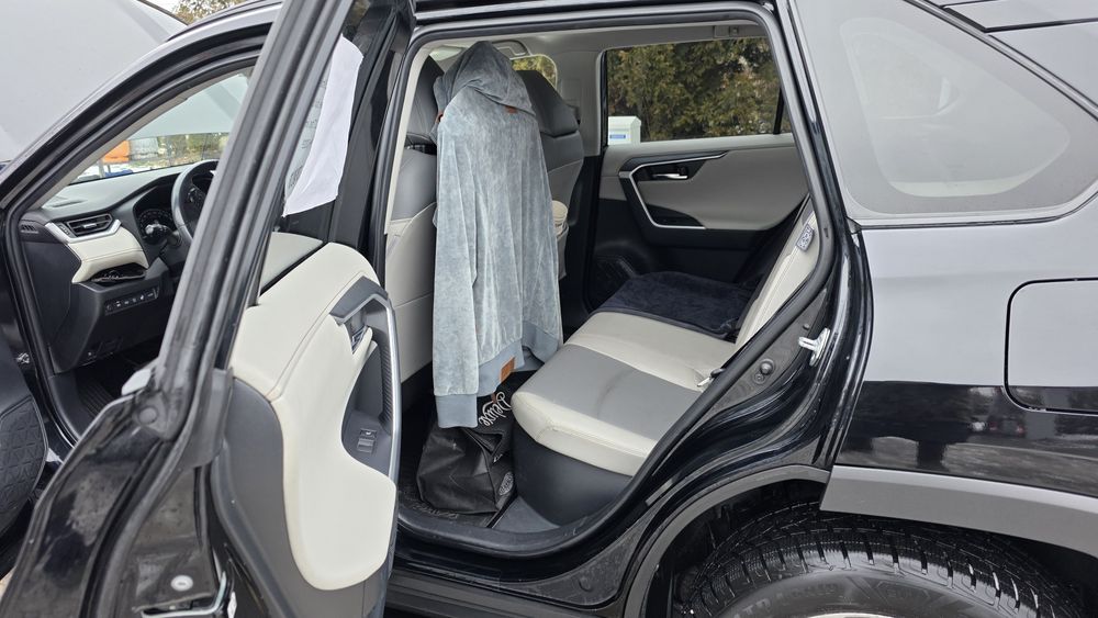 Sprzedam samochód Toyota Rav4