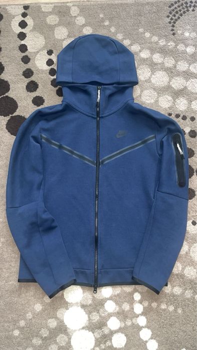 Продам кофту nike tech flis