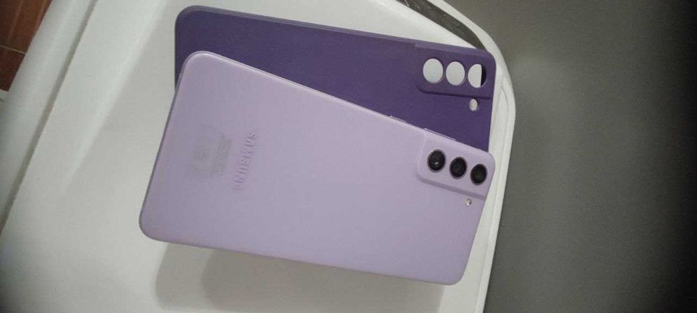 Телефон Samsung s 21 fe