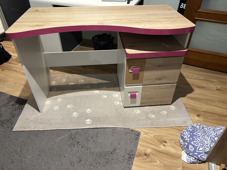 Biurko dla dziewczynki w zestawie z fotelem