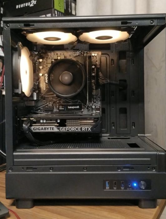 DO GIER RGB Ryzen 5 5600 RTX 5060_16GB DDR4_SSD 1TB M.2WIFI W11 36M GW