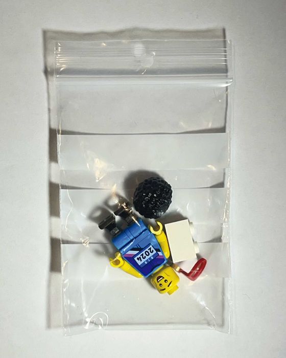 LEGO Mini-figure - Series 25 || Runner64739083983233121