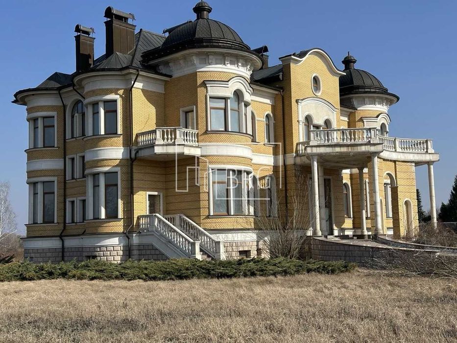 Продажа особняка с панорамной крышей и выходом на Днепр Дамба без%