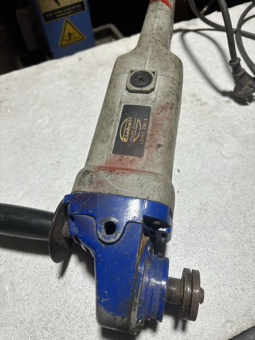 Продам   болгарку.