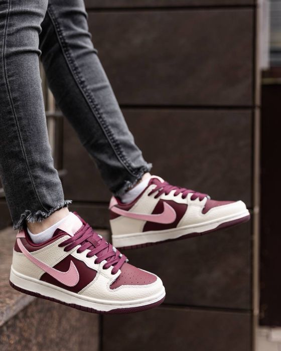 Nike SB Dunk Low Cherry Beige