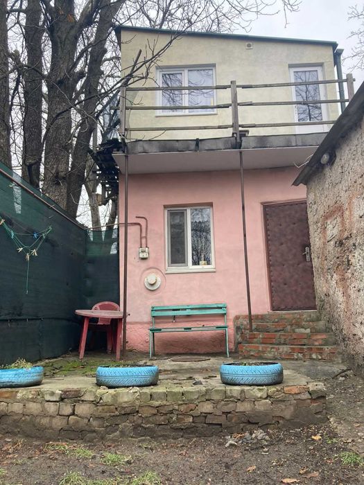 Продам будинок на вул. Леонтовича, буд. 25