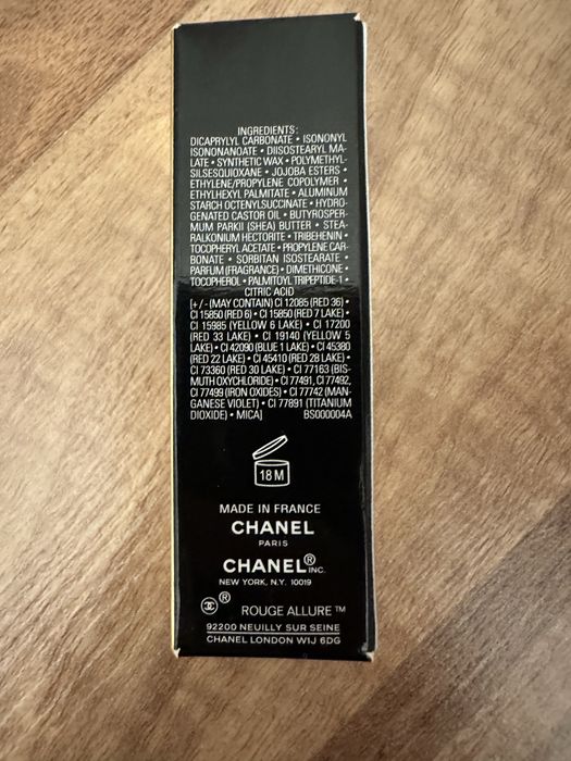 Chanel pomadka Rouge Allure Velvet 55 Sophistiquee