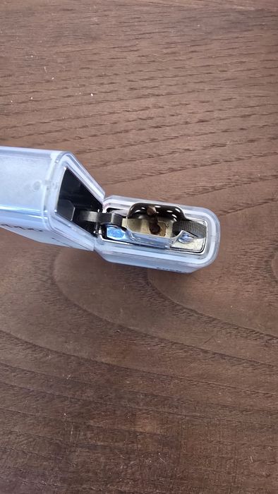 Isqueiro Zippo luminoso