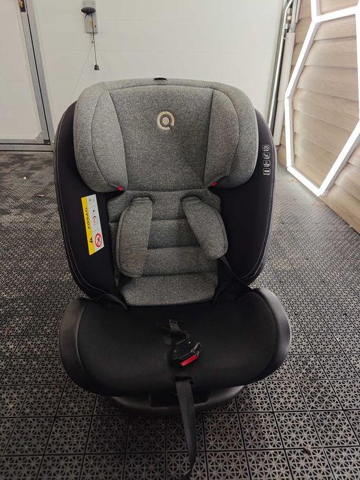 Fotelik samochodowy obrotowy