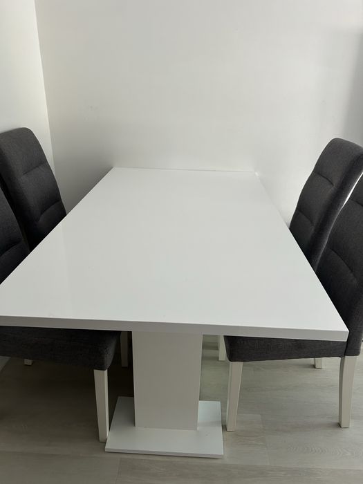 Conjunto Sala de Jantar Homy Casa: Mesa Fixa + 4 Cadeiras Houston (Como Novo)