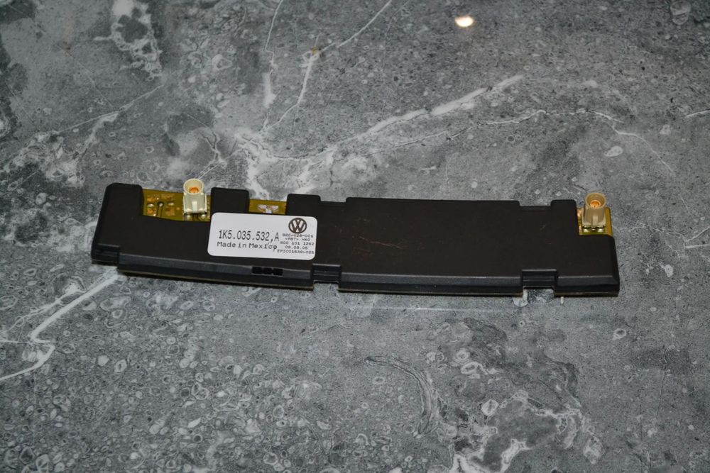 VW JETTA WZMACNIACZ ANTENOWY 1K5035532A