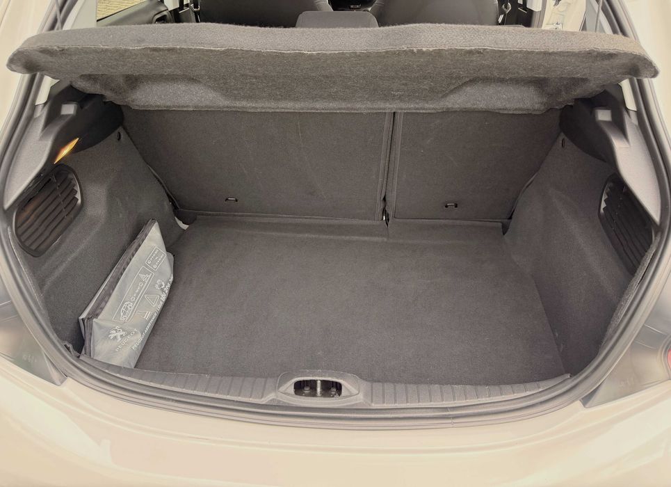 desde 165€ Mês # Peugeot 208 1.5 BlueHDi Signature 102cv # 2019/06