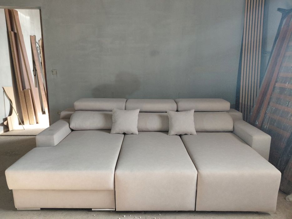 Sofá cama com carregamento por indução