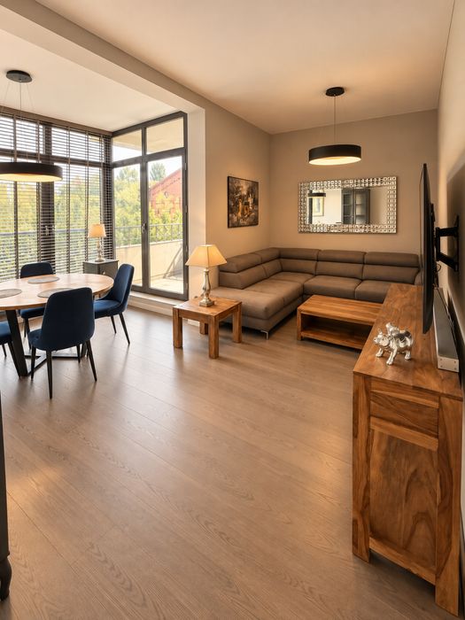 Centrum Ul. Tylna - apartament 68 m2 z Loggią - 3 pokoje umeblowane, po malowaniu, gotowe do wprowadzenia.