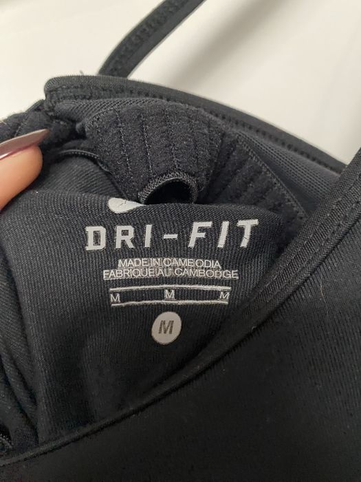 Sportowa bluzka Nike